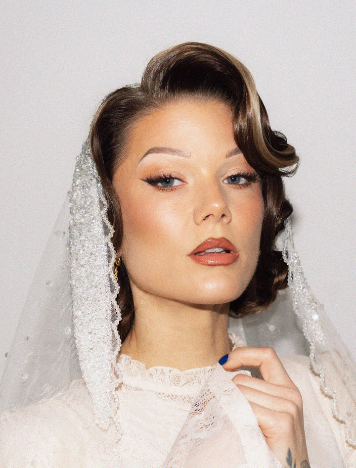 Linda Hallberg wearing Bridal kit