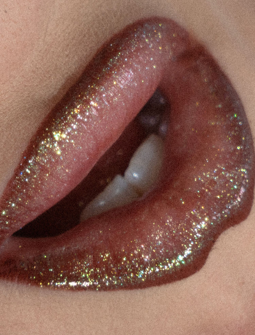 DIY iridescent gloss kit on lips